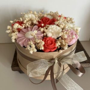 Bouquet con fiori in cera - Toni rosso e rosa