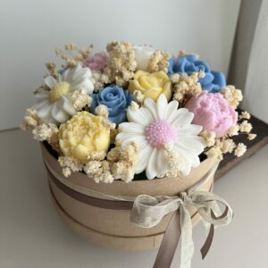 Bouquet con fiori in cera - Toni blu, giallo e rosa