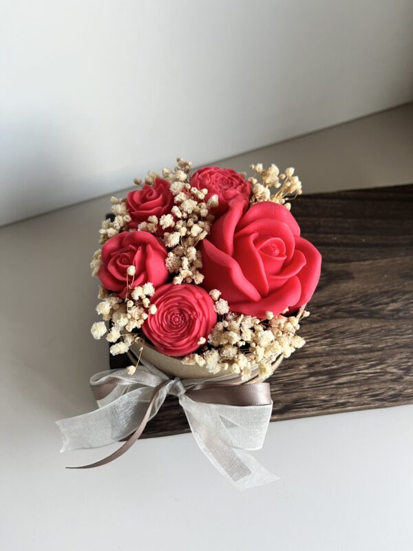 Bouquet piccolo con fiori in cera - immagine 4