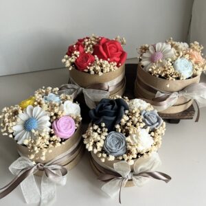 Bouquet piccolo con fiori in cera